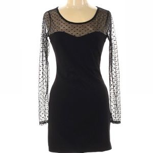 MINKPINK  XS Body con with beautiful lace sleeves